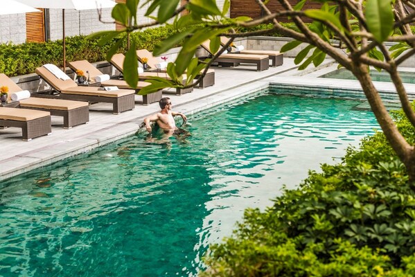 Four\ Seasons\ Hotel\ Shenzhen - Outdoor Swimming Pool