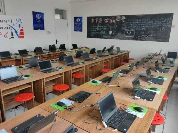 献县张村初级中学电脑教室