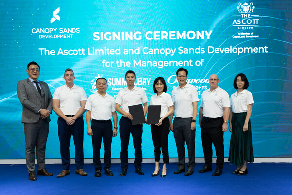 Representatives of Canopy Sands Development (left) and The Ascott Limited (right) at the signing ceremony.