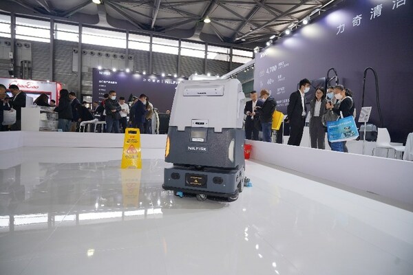 力奇攜全新清潔產品亮相上海CCE博覽會  引領智能清潔新時代
