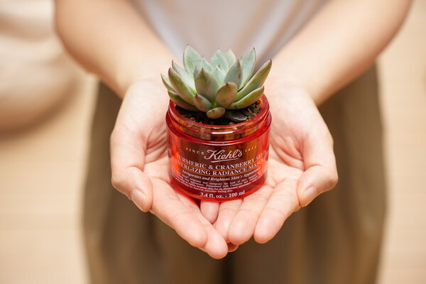 Kiehl’s “Get Your Secret Garden” workshop helps ease minds with DIY plants using Kiehl’s recycled containers