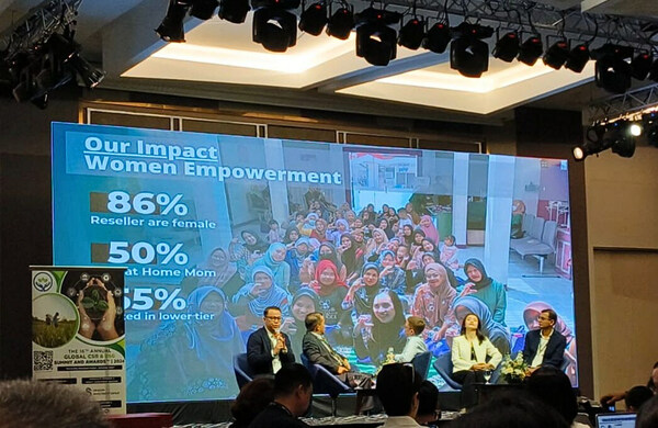 Andika Dwi Saputra, Head of ESG & Sustainability at Evermos, presents about the company's women empowerment initiatives during The Global CSR & ESG Awards Summit.