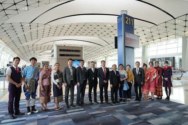 香港航空庆祝老挝万象航线启航