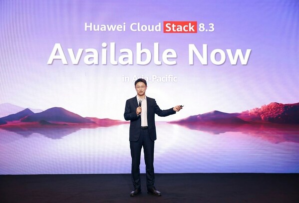 Hu Yuhai, Vice President of Huawei Hybrid Cloud, announcing the release of Huawei Cloud Stack 8.3 in Asia Pacific