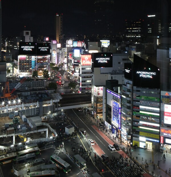 日本東京渋谷におけるアモーレパシフィックの屋外広告