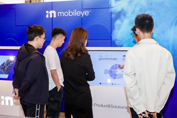 Mobileye北京技术展参观讲解互动