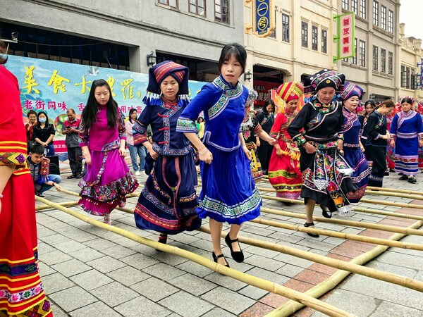Xinhua Silk Road: Baise Guangxi Selatan China sambut festival etnik Sanyuesan tradisional dengan pelbagai aktiviti menyeronokkan
