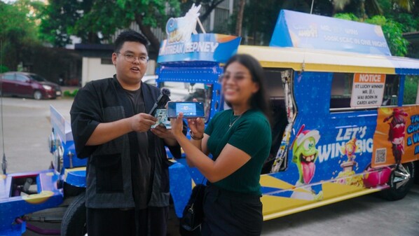 Người chơi bài "Ma Sói" của Ahoy giành được 500,000 đô la CAC: Giải độc đắc may mắn tỏa sáng trên đường phố Manila