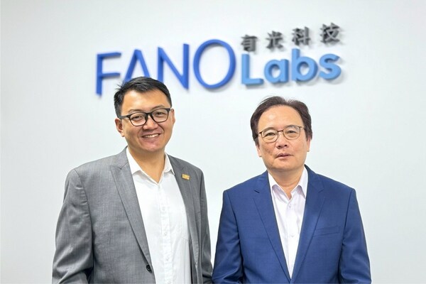 有光科技聯合創辦人及行政總裁溫豪夫博士（左）和聯合創辦人李安國教授（右）。