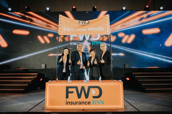 Pelancaran FWD Max Wealth 
(Dari kiri): Grace Allison Toh, Ketua Pegawai Agensi FWD Insurance; Aman Chowla, Ketua Pegawai Eksekutif FWD Insurance; Susan Ong, Ketua Pegawai Pemasaran FWD Insurance and Lee Kok Wah, Ketua Pegawai Kewangan FWD Insurance