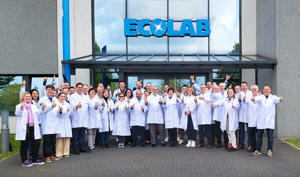 HeiQ and Ecolab Teams together to launch synbiotic cleaning