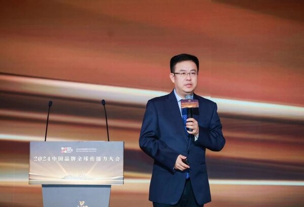 Gao Zhongxiu, director of Master Kong's brand image project, delivered a presentation at the conference.