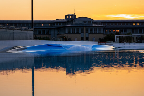 First, glassy waves fired in the world's first Endless Surf lagoon at O2 SURFTOWN MUC. (Image courtesy of Endless Surf)