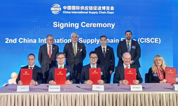 China International Exhibition Center Group, the CISCE organiser, signed exhibitor agreements and letters of intent with several British firms at the event. (PRNewsfoto/China International Supply Chain Expo)