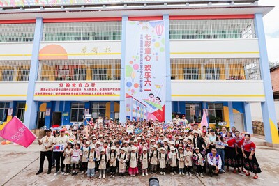 以色彩点亮希望，「为爱上色」公益团队探访云南柳青立邦希望小学