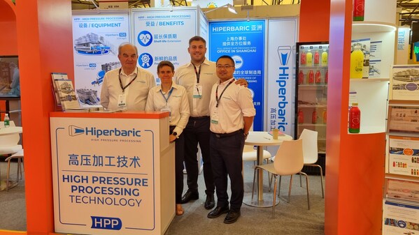 Hiperbaric booth at Sial Shanghái. Pictured from left to right: Andrés Hernando, CEO; Carole Tonello, VP of Business Development; Jorge Marraud, Hiperbaric Asia Director; and Guangqi Zeng, China Market Manager. (Photo courtesy of Hiperbaric)