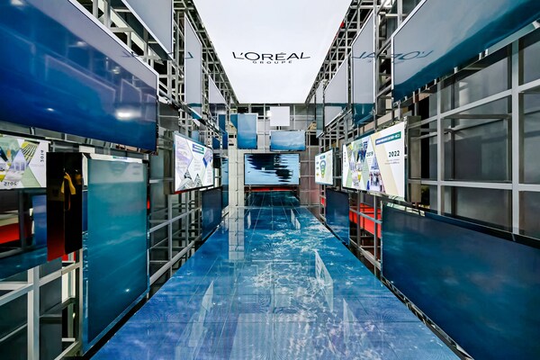 欧莱雅展台减碳之旅时空隧道