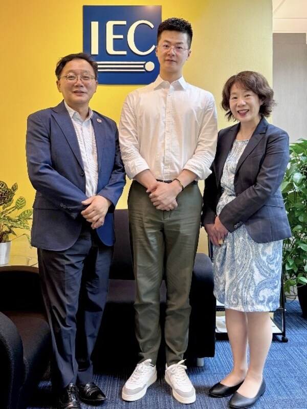 TC 111 co-convener Dr. Jaehak Jung (left), SGS Dr. Mingjie Zhu (middle), and TC 111 Chair Dr. Miyuki Takenaka (right)