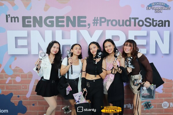 Engenes (Enhyphen fans) against the Stanly backdrop at a Fan Gathering Event in Manila, Philippines #ProudToStan