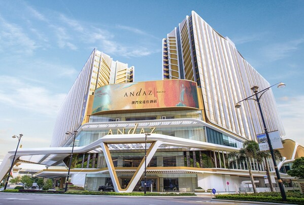 澳门安达仕酒店荣获“澳门最佳酒店”称号，为奢华与卓越服务树立了新的标杆。
