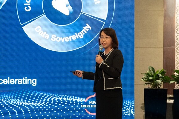 Mandy Wang, Director of Huawei Hybrid Cloud APAC Business