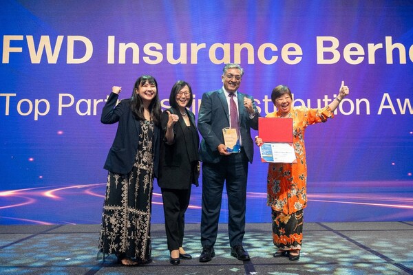 FWD Insurance Berhad awarded Top Partnership Distribution Award for Malaysia's First Digitally Enabled QR Code Microinsurance Product