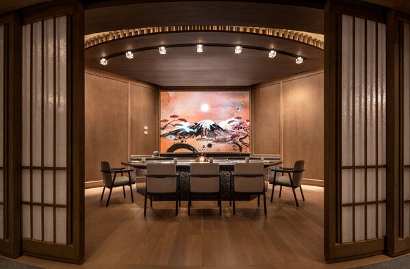 澳门银河 莱佛士二楼的“承 · 铁板料理”全新揭幕，从餐厅氛围、主理团队到食材佳酿的呈现，将铁板料理全面提升至更高层次。