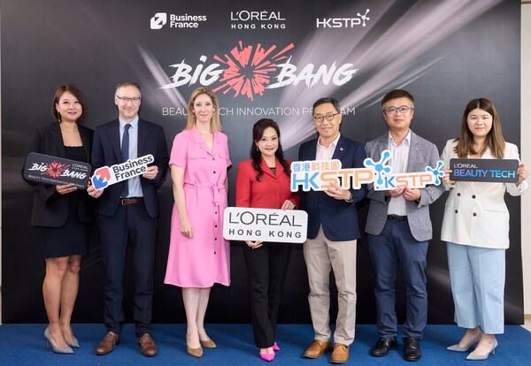(From left to right) Ms. Soo Young LEE, General Manager, LUXE Division, L’Oréal Hong Kong; Mr. Bertrand QUEVREMONT, Director, Business France Hong Kong; Mrs. Christile DRULHE, Consul General of France in Hong Kong and Macau; Ms. Eva YU, President and Managing Director, L’Oréal Hong Kong; Mr. Albert WONG, Chief Executive Officer, Hong Kong Science and Technology Parks Corporation; Mr. Derek CHIM, Head of Incubation and Acceleration Programmes, Hong Kong Science and Technology Parks Corporation; Ms. Helen LEUNG, Director, Corporate Affairs and Engagement, L’Oréal Hong Kong