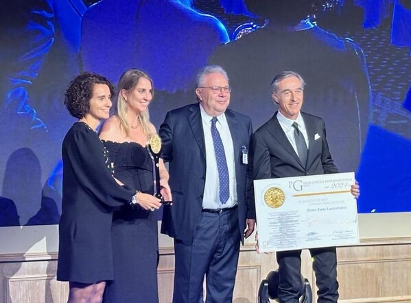 From the left : Núria Perez-Cullell, Director of Medical, Patient, and Consumer Affairs at Pierre Fabre Laboratories, Clémentine Sergeant, Cell Therapy Corporate Lead, Pr. Pier Luigi Canonico, Chair of the Prix Galien Italy and Prix Galien International Awards Committee,