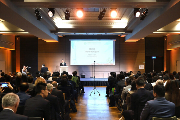 Ren Hongbin, Chairman of the China Council for the Promotion of International Trade, Cited Numerous Examples of Supply Chain Alliances and Mutually Beneficial Cooperation between China and France, Expressing Hope that Companies from Both Nations Will Leverage Their Respective Advantages to Unlock Potential Cooperation.