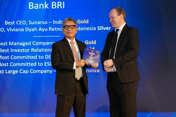Hong Kong (06/28) - Recognized for his strategic leadership, BRI President Director Sunarso won the Best CEO awards. Under his ambitious leadership, the bank won a total of 11 awards from Finance Asia 2024.