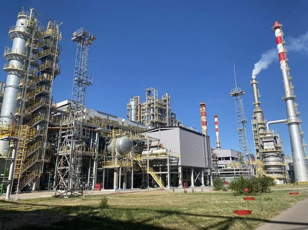 Photo shows the Shymkent Oil Refinery in Kazakhstan, a key energy cooperation project between China and Kazakhstan under the Belt and Road Initiative. (Photo by Bai Ziwei/People's Daily)