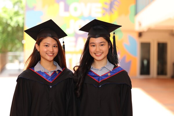 YCIS IB perfect scorers Augusta TANG (left) and CHAN Hoi Kiu (right)  have obtained full marks in the IB exam.