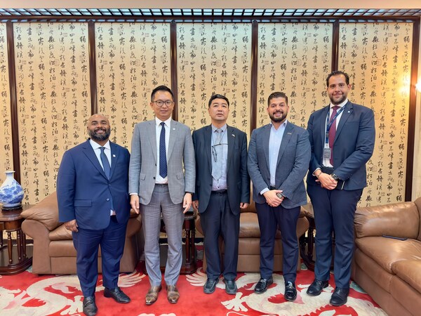 ATFX高层访问中国驻约旦大使馆