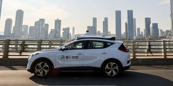 百度萝卜快跑在武汉部署的第五代无人车搭载了禾赛Pandar系列高性能激光雷达作为感知主雷达
