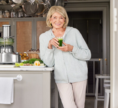 Martha Stewart Wellness公司推出Greens、Reds和Collagen补充剂，品类采用全天然、可持续来源的成分，不含人工添加剂，现已通过iHerb向全球消费者开放售卖。