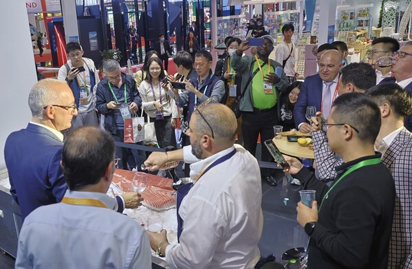 The 6th China International Import Expo (CIIE) in 2023 attracted numerous exhibitors, buyers and visitors. (PRNewsfoto/China International Import Expo (CIIE))