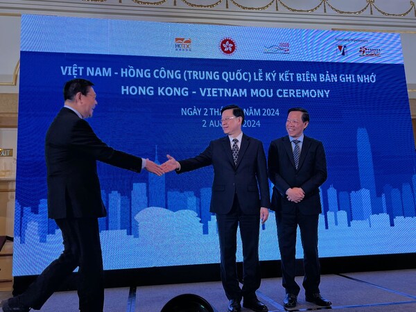 Hong Kong - Vietnam MoU ceremony