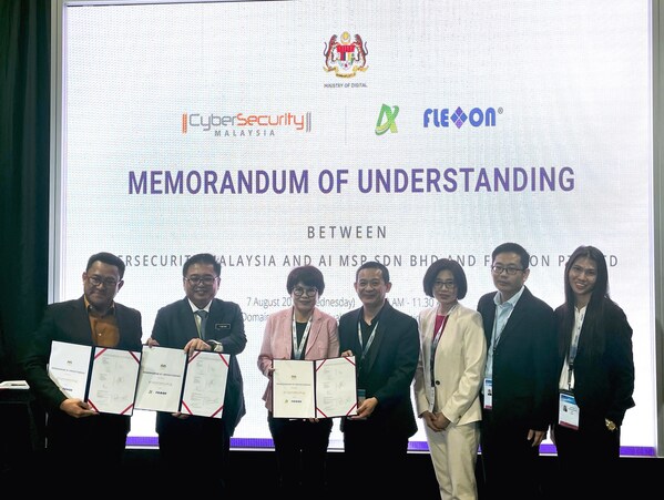 The MoU signing ceremony took place at Cyber DSA 2024 in Kuala Lumpur today, endorsed by Mr Roshdi Ahmad, COO of CyberSecurity Malaysia (far left), Ms Camellia Chan CEO of Flexxon (third from left), and Kevin Lim Technical Director of AI MSP (center). YBrs. Tuan Fabian Bigar (second from left), Secretary General, Ministry of Digital, also stood as witness to the ceremony. (Photo credit: Flexxon)