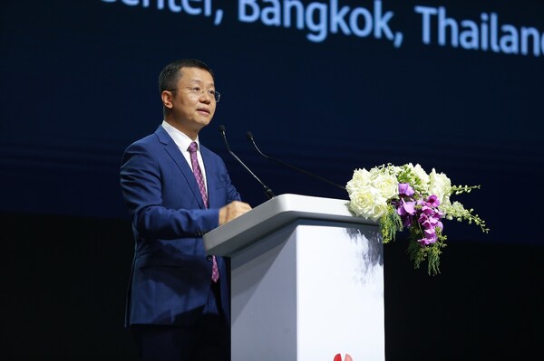 David Li, CEO of Huawei Thailand, delivered a speech