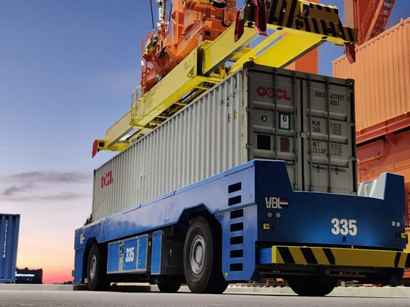 VDL's Automated Guided Vehicle performing transport operations at the South Korean Port  Image: Durapower Group