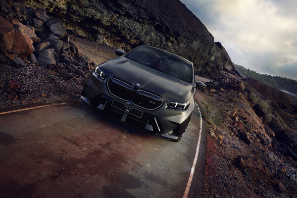 全新BMW M5領(lǐng)銜BMW M品牌上新，全新BMW X3長(zhǎng)軸距版全球首秀，寶馬集團(tuán)攜多達(dá)13款新車型亮相成都車展