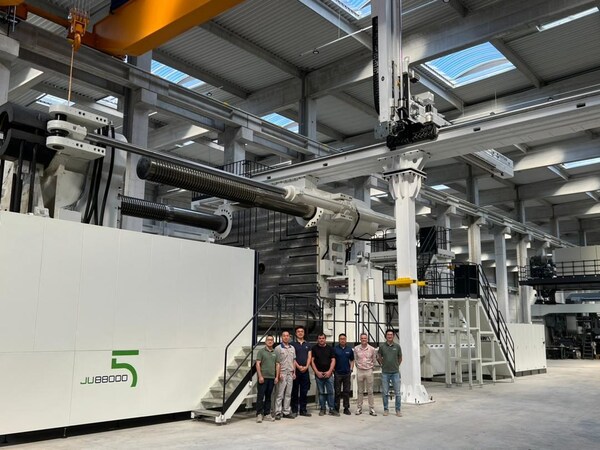 Official Delivery of the Haitian JU8800T Ultra-Large Injection Molding Machine in France