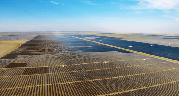 A photo capture the 165.6MW Benban solar plant in Egypt, which uses Astronergy solar module products. [Photo/Astronergy]