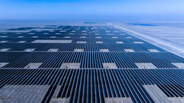 Huasun Delivers 1.8 GW of HJT Modules within 3 Months for Massive Solar Project in Northwest China