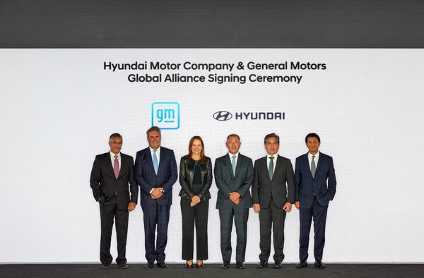 (From left) Shilpan Amin, GM Senior Vice President and President GM International; Mark Reuss, President, General Motors; Mary Barra, GM Chair and Chief Executive Officer; Euisun Chung, Executive Chair of Hyundai Motor Group; Jaehoon Chang, President and CEO of Hyundai Motor Company; José Muñoz, Global President and COO of Hyundai Motor Company