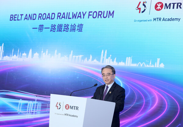 Dr Jacob Kam, Chief Executive Officer of MTR Corporation talked about the transformative power of railways in city development in his closing remarks. Taking Hong Kong as an example, Dr Kam illustrated how MTR has built a number of sustainable communities across the city with its railway.