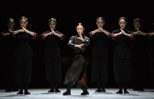 Audiences enjoy the “Wing Chun” dance drama at Sadler’s Wells Theatre in London