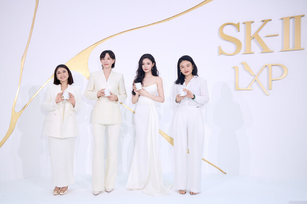 (Left to Right) Shuqi Fu, Senior Brand Communications Director at SK-II, friends of SK-II and representatives Lisi Danni and Lin Yun (Jelly Lin) and Teresa Bai, Deputy General Manager at China Duty Free Group.