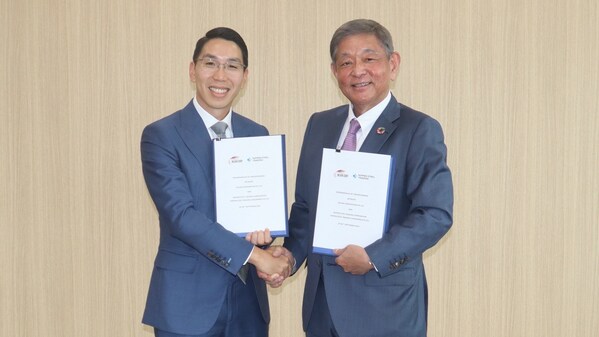 From Left to Right: Eric Leong, Chairman & CEO of Mlion Corporation Pte. Ltd., Shinichi Nakamura, President of Nippon Steel Trading Corporation. Signing of Memorandum Of Understanding.